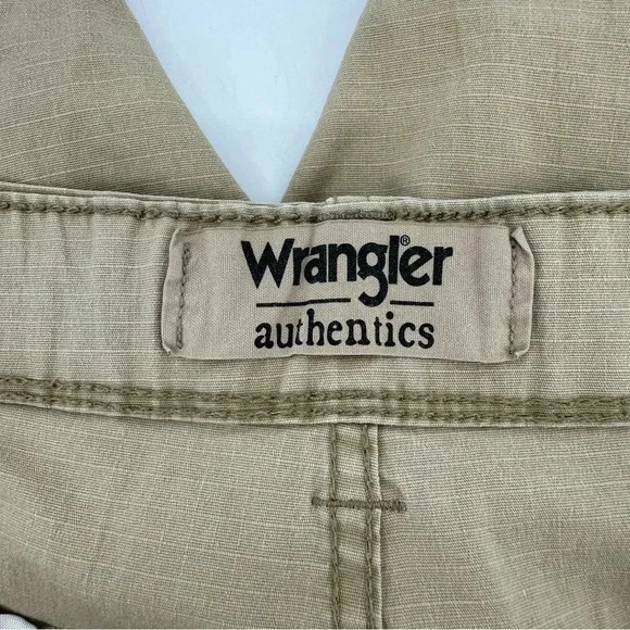 Wrangler 38x34 cargo pants - Picture 3 of 6